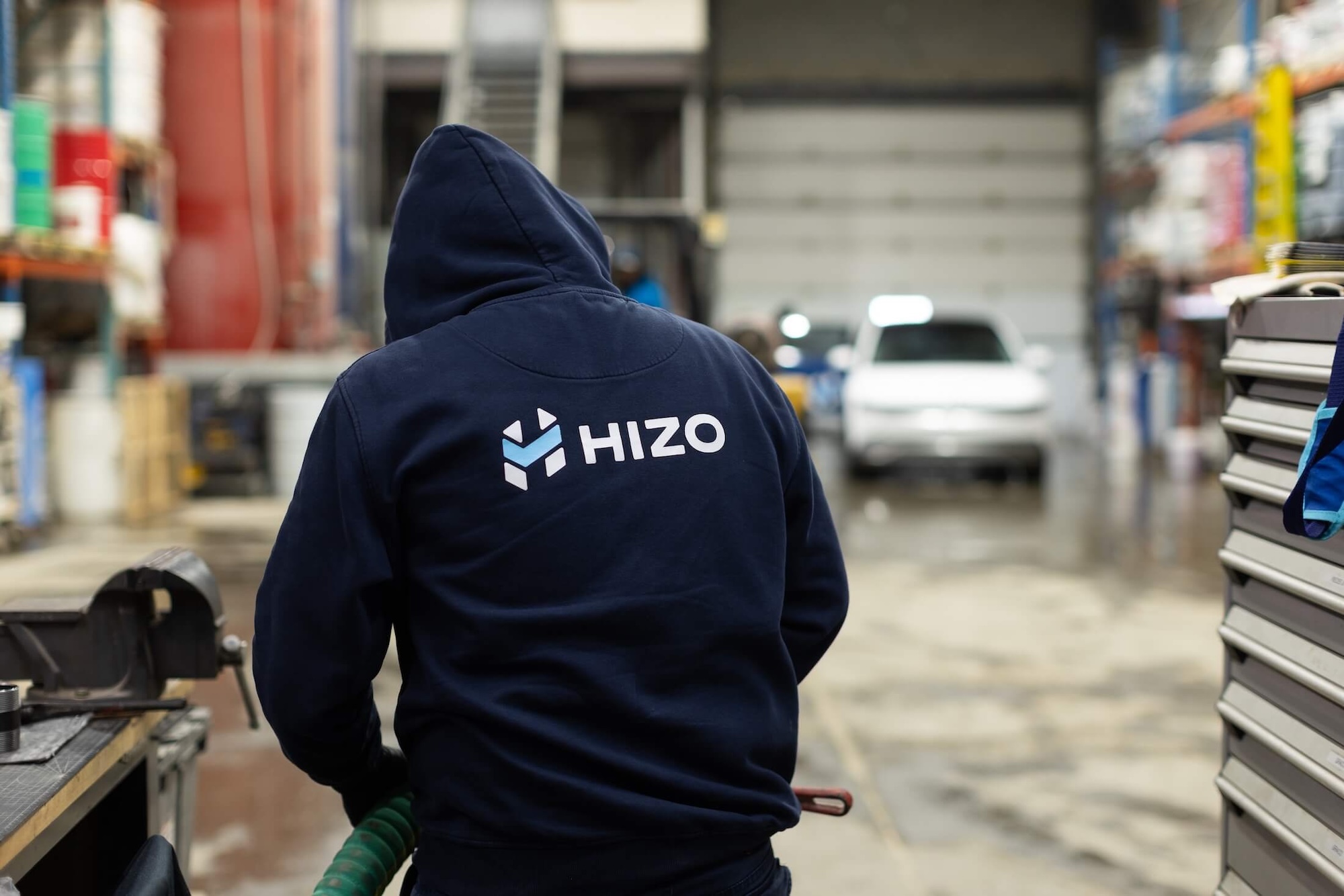 Employé HIZO dans l'entrepôt