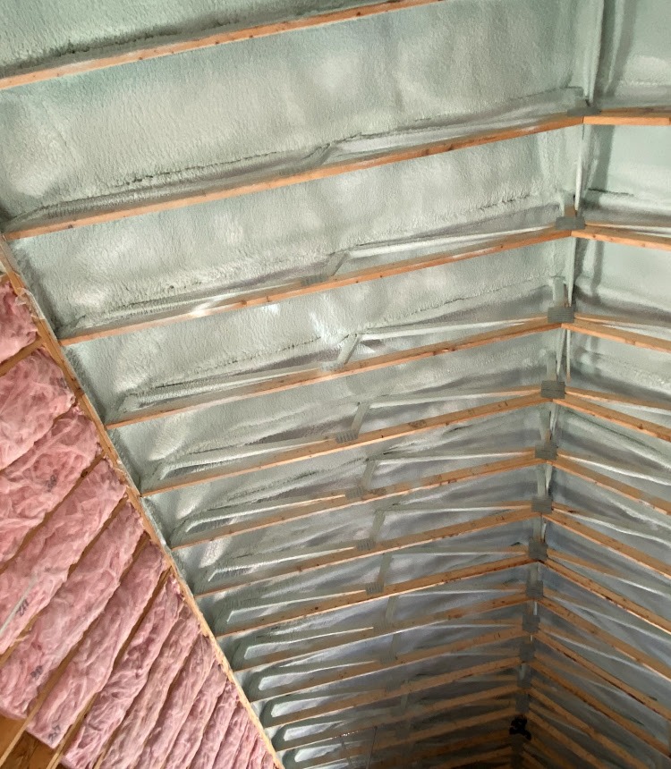 Solutions d'isolation de plafond à